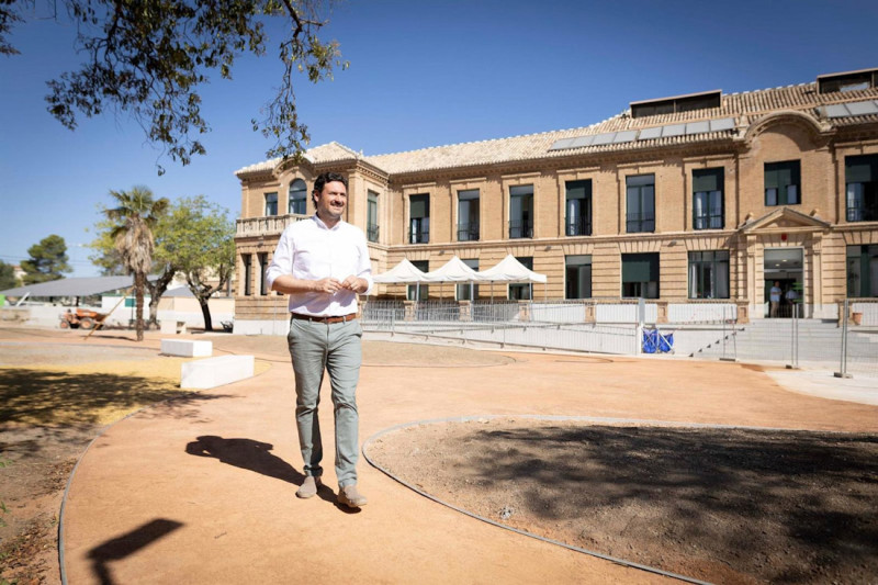El diputado de Centros Sociales, Roberto González, ha realizado una visita a los trabajos de intervención paisajística (DIPGRA) El diputado de Centros Sociales, Roberto González, ha realizado una visita a los trabajos de intervención paisajística (DIPGRA)