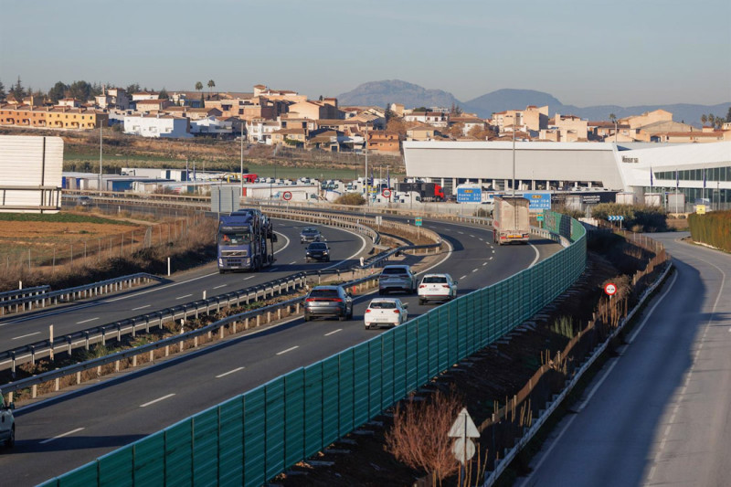 Vista general de la autovía A-92 a su paso entre las comarcas del Poniente y la Vega de Granada (ÁLEX CÁMARA - EUROPA PRESS) Vista general de la autovía A-92 a su paso entre las comarcas del Poniente y la Vega de Granada (ÁLEX CÁMARA - EUROPA PRESS)