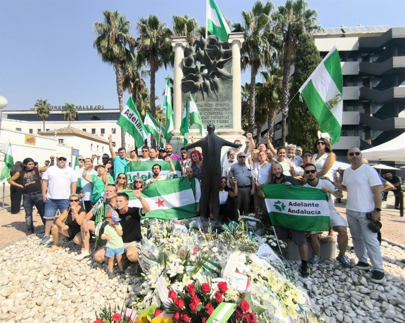 Una delegación granadina de Adelante ha participado este lunes en Sevilla en el acto conmemorativo del 90 aniversario del asesinato de Blas Infante (ADELANTE ANDALUCÍA)