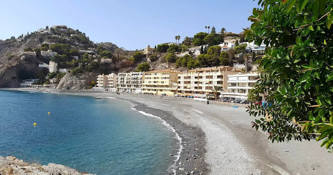 Imagen de archivo de la playa del Cotobro, en Almuñécar (AYUNTAMIENTO DE ALMUÑÉCAR)