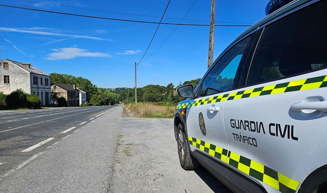 Vehículo de la Guardia Civil (112)