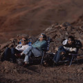 Personas disfrutan del eclipse solar desde Sierra Nevada (CETURSA)