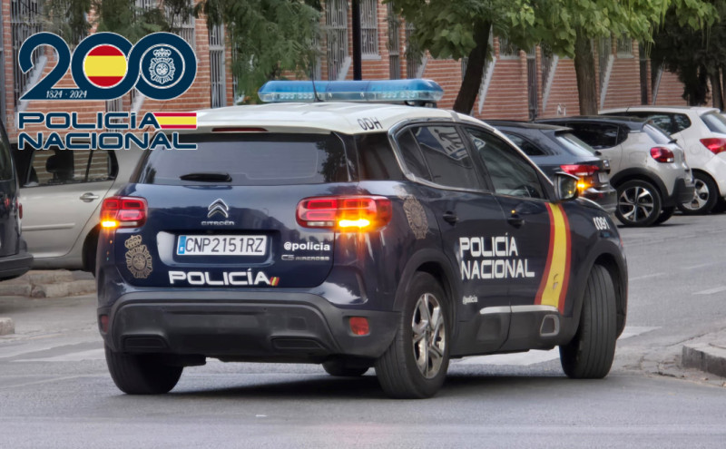Vehículo de la Policía Nacional (POLICÍA NACIONAL) Vehículo de la Policía Nacional (POLICÍA NACIONAL)