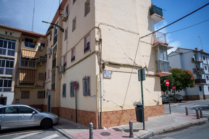 Consecuencias del terremoto de magnitud 5 en edificios y viviendas del distrito Zaidín de la ciudad de Granada (FRANCISCO J. OLMO - EUROPA PRESS) Consecuencias del terremoto de magnitud 5 en edificios y viviendas del distrito Zaidín de la ciudad de Granada (FRANCISCO J. OLMO - EUROPA PRESS)