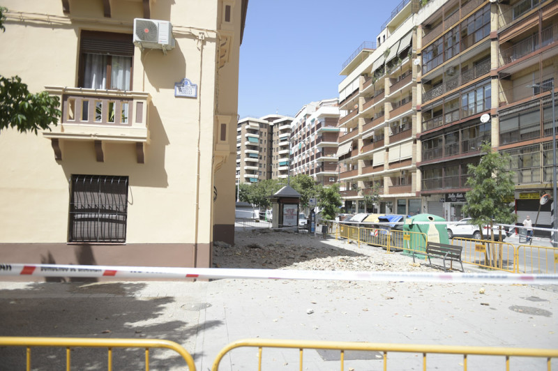 Edificio de la capital precintado tras los terremotos (GPMEDIA) Edificio de la capital precintado tras los terremotos (GPMEDIA)