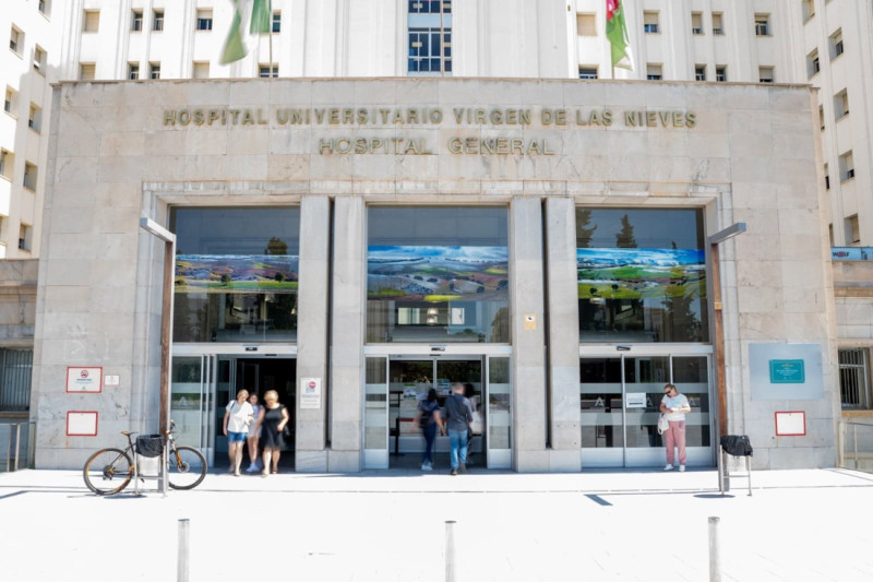 Puerta de entrada al Hospital General (HOSPITAL VIRGEN DE LAS NIEVES) Puerta de entrada al Hospital General (HOSPITAL VIRGEN DE LAS NIEVES)