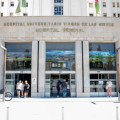 Puerta de entrada al Hospital General (HOSPITAL VIRGEN DE LAS NIEVES)