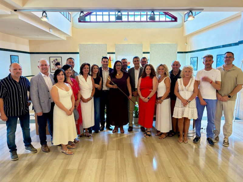 Grupo socialista en el Ayuntamiento de Dúrcal junto a la nueva alcaldesa de la localidad, Ángela Ruiz, (AYUNTAMIENTO DE DÚRCAL) Grupo socialista en el Ayuntamiento de Dúrcal junto a la nueva alcaldesa de la localidad, Ángela Ruiz, (AYUNTAMIENTO DE DÚRCAL)