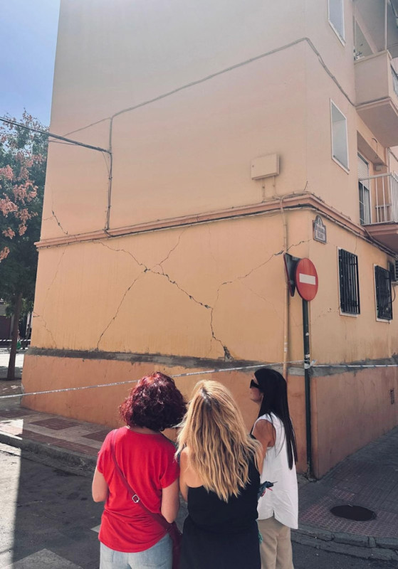 Una comitiva lorquina visita algunas de las zonas afectadas por los seísmos (AYUNTAMIENTO DE LORCA) Una comitiva lorquina visita algunas de las zonas afectadas por los seísmos (AYUNTAMIENTO DE LORCA)