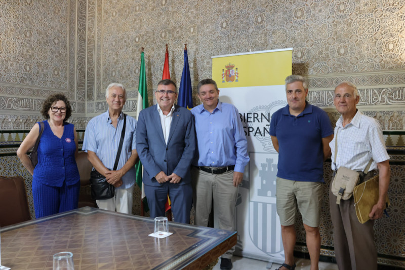 Reunión con la asociación de vecinos del Barrio de la Cruz (SUBDELEGACION) Reunión con la asociación de vecinos del Barrio de la Cruz (SUBDELEGACION)