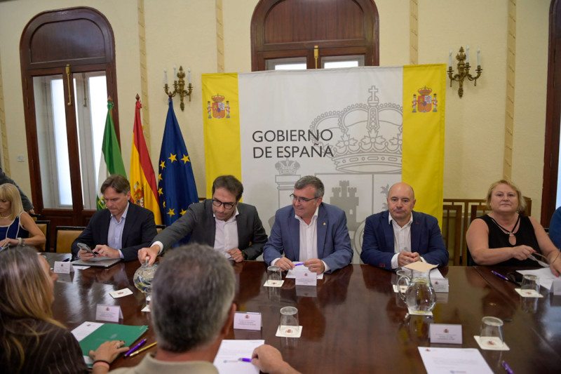 Reunión de Carlos Cuerpo con los alcaldes de los municipios afectados por los terremotos (GPMEDIA)
Reunión de Carlos Cuerpo con los alcaldes de los municipios afectados por los terremotos (GPMEDIA)