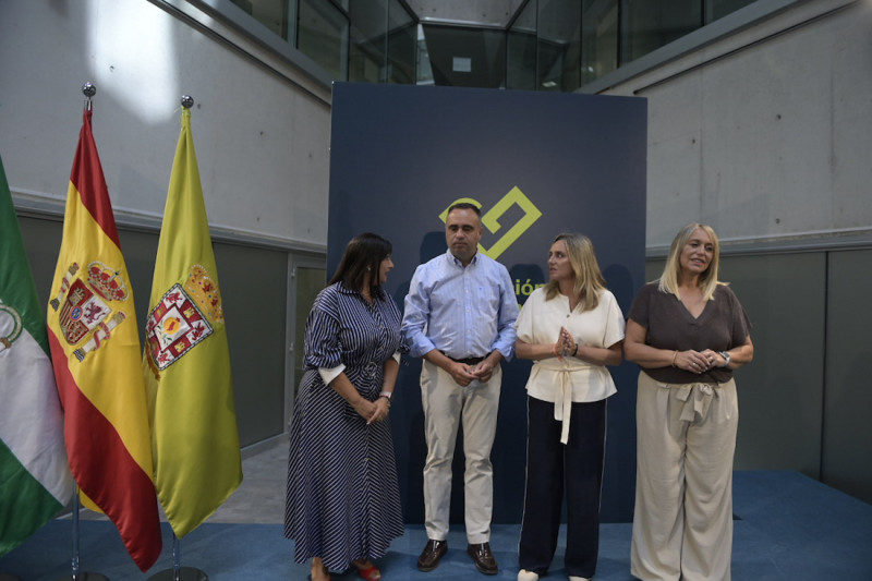Presentación de las ayudas por los terremotos (GPMEDIA)