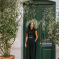 La diseñadora granadina, Pilar Dalbat en la Huerta de San Vicente