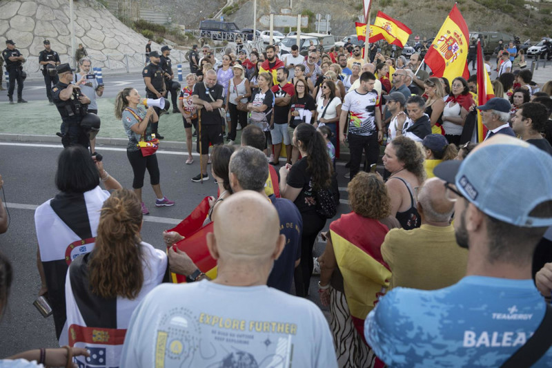 Decenas de personas durante una manifestación pacífica, a 29 de agosto de 2026, en Ceuta (MARCOS MORENO - EUROPA PRESS) Decenas de personas durante una manifestación pacífica, a 29 de agosto de 2026, en Ceuta (MARCOS MORENO - EUROPA PRESS)