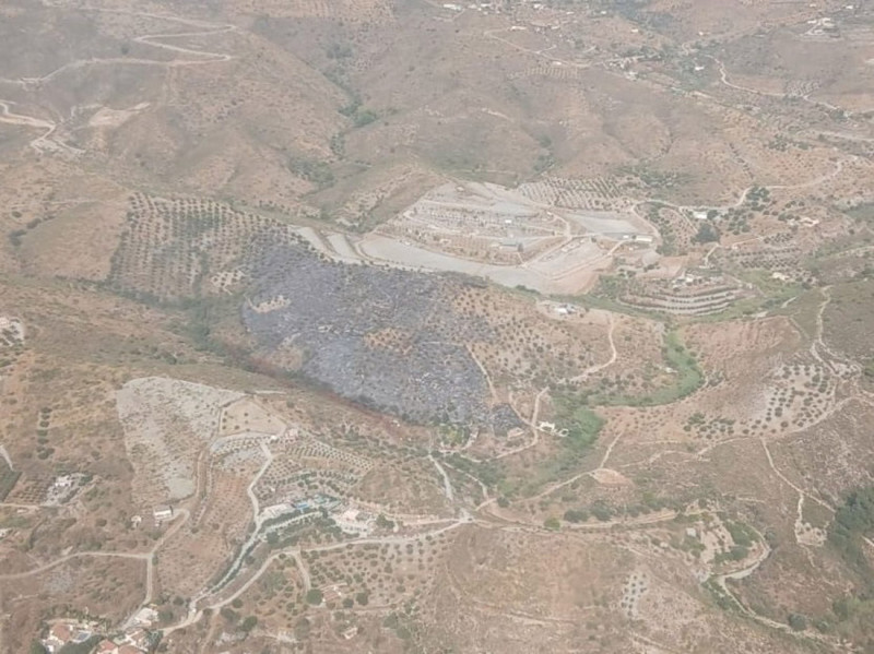 Extinguido el incendio en el paraje de la Carretera de Gorgoracha, en el término municipal de Vélez de Benaudalla (PLAN INFOCA) Extinguido el incendio en el paraje de la Carretera de Gorgoracha, en el término municipal de Vélez de Benaudalla (PLAN INFOCA)