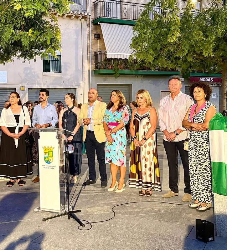 Inauguración de una de las plazas (AYTO. OTURA)