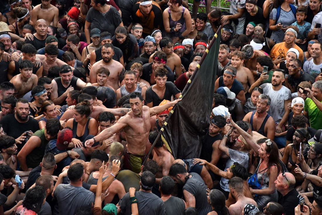 Cascamorras vuelve este miércoles, 9 de septiembre, a Guadix tras no conseguir llevarse la imagen de la Virgen de la Piedad durante su multitudinaria carrera en Baza (AYUNTAMIENTO DE BAZA)