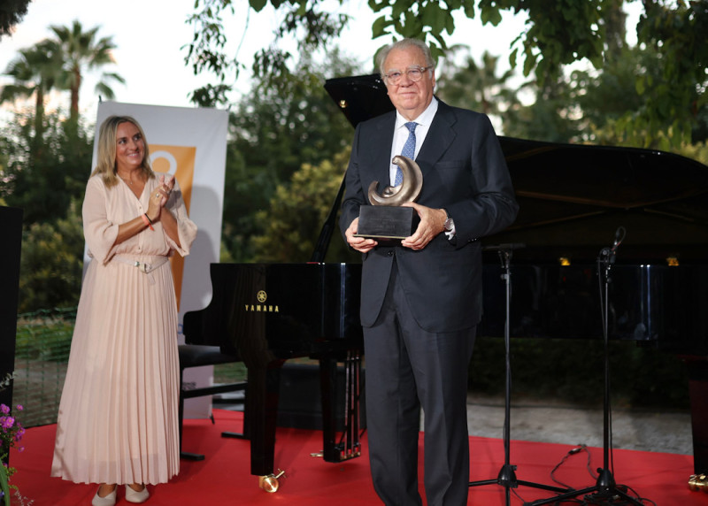 Entrega a Jaime Siles del Premio Internacional de Poesía Federico García Lorca (GPMEDIA)
Entrega a Jaime Siles del Premio Internacional de Poesía Federico García Lorca (GPMEDIA)
