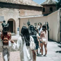 Imagen de archivo de una visita cultural a una de las zonas de la Abadía del Sacromonte (WEB ABADÍA DEL SACROMONTE)
