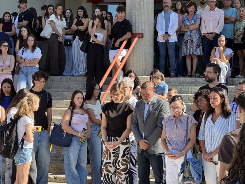 Minuto de silencio en la Facultad de Ciencias de la Educación de la Universidad de Granada (UGR) Minuto de silencio en la Facultad de Ciencias de la Educación de la Universidad de Granada (UGR)
