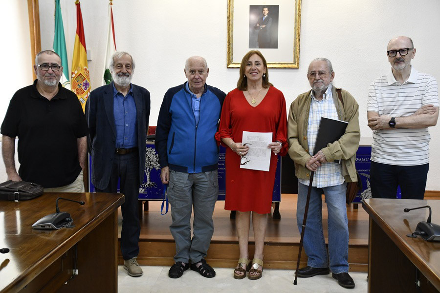 Miembros del jurado del premio de poesía joven Antonio Carvajal (ALBOLOTE INFORMACIÓN)