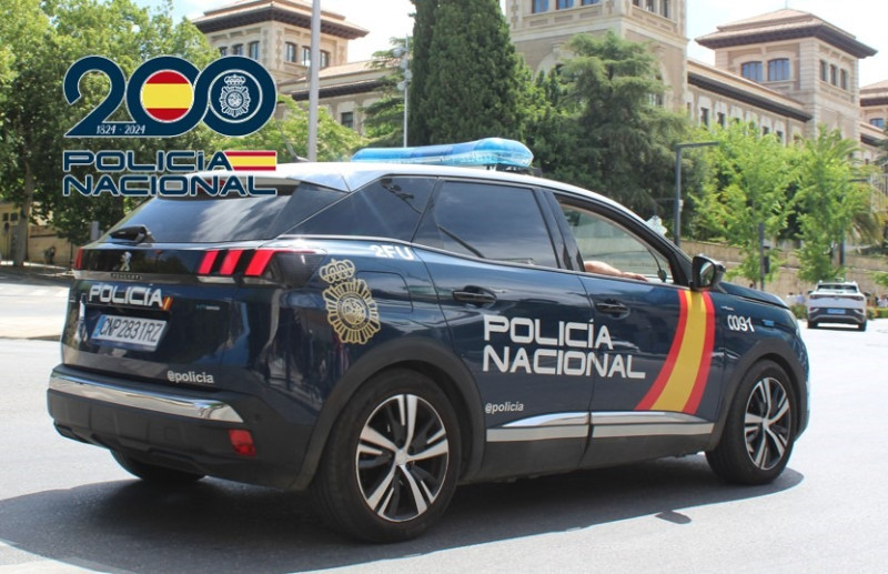 Vehículo de la Policía Nacional (POLICIA NACIONAL) Vehículo de la Policía Nacional (POLICIA NACIONAL)