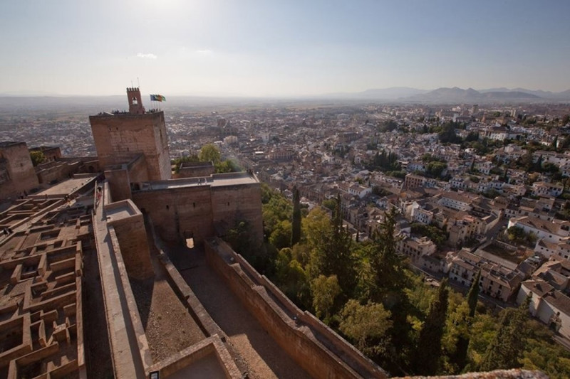 Alcazaba de la Alhambra, vista de la ciudad de Granada (ALHAMBRA) Alcazaba de la Alhambra, vista de la ciudad de Granada (ALHAMBRA)