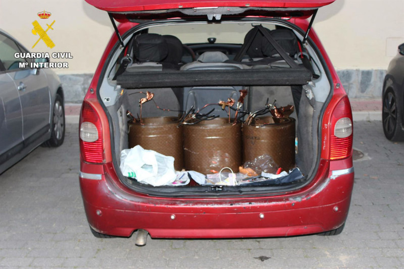 Maletero inspeccionado con las 3 bobinas sustraídas. Archivo (GUARDIA CIVIL DE SORIA) Maletero inspeccionado con las 3 bobinas sustraídas. Archivo (GUARDIA CIVIL DE SORIA)