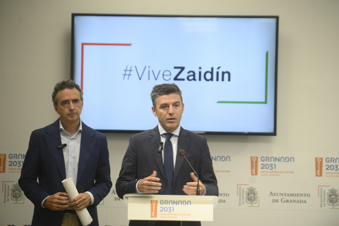 El portavoz del gobierno local en el Ayuntamiento de Granada, Jorge Saavedra, y el concejal de Urbanismo, Enrique Catalina (GPMEDIA)