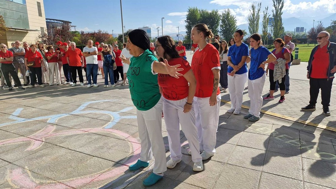 Organizada por profesionales de Cardiología y la Asociación de Pacientes Cardíacos de Granada y Provincia (Aspacgrap), la jornada se ha celebrado bajo el título 'No pierdas ni un latido' (JUNTA)