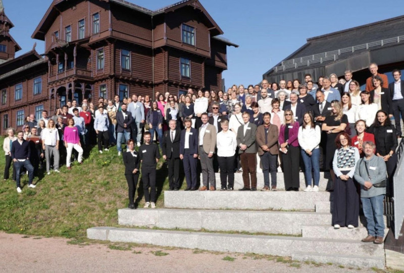 El proyecto CancerWatch cumple un año con importantes resultados para los sistemas de información sobre cáncer en Europa. En estos doce meses se ha completado la mayor encuesta realizada hasta la fecha a los registros de cáncer europeos (JUNTA) El proyecto CancerWatch cumple un año con importantes resultados para los sistemas de información sobre cáncer en Europa. En estos doce meses se ha completado la mayor encuesta realizada hasta la fecha a los registros de cáncer europeos (JUNTA)
