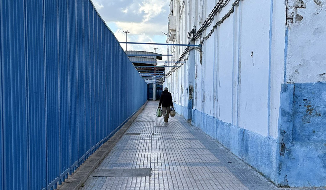 Un estudio de la Universidad de Granada dice que las estrategias familiares de las trabajadoras transfronterizas entre Marruecos y España fueron decisivas para afrontar la inmovilidad forzada (UGR)