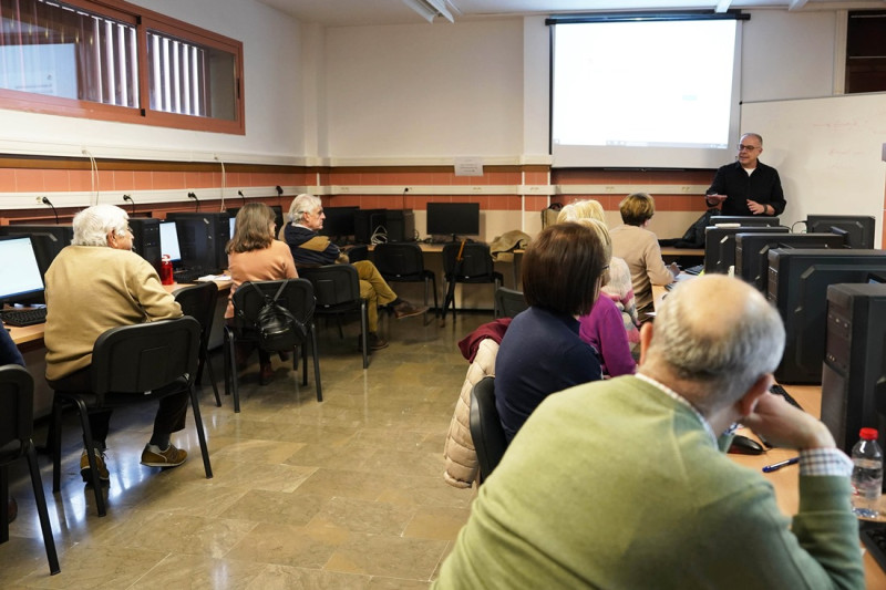 Aula permanente de la UGR (UGR)
