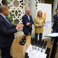 La alcaldesa de Granada, Marifrán Carazo, en la presentación de la incorporación de la imagen de Granada 2031 a Conde de Benalúa y Maritoñi (AYUNTAMIENTO DE GRANADA)