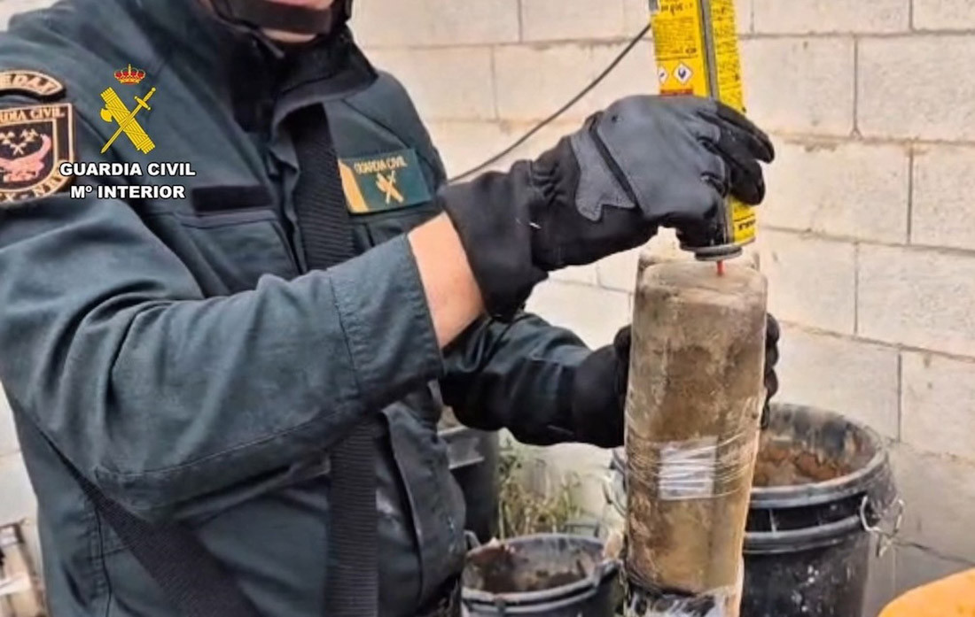 La Guardia Civil interviene cerca de 2.000 plantas de marihuana y desmantela un peligroso laboratorio BHO en Atarfe (GUARDIA CIVIL)
