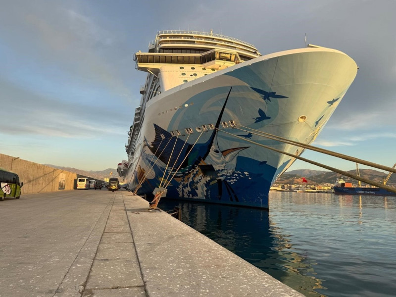 El Puerto de Motril recibe este jueves una doble escala de cruceros con la presencia del Norwegian Escape (PUERTO DE MOTRIL)