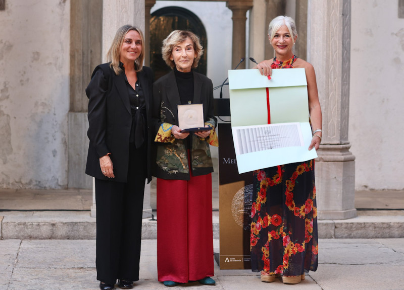 Entrega del premio de la Fundación Rodríguez Acosta a Soledad Sevilla (GPMEDIA)
Entrega del premio de la Fundación Rodríguez Acosta a Soledad Sevilla (GPMEDIA)