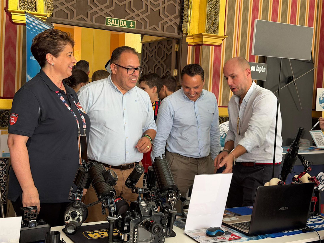 El salón aborda durante sus tres jornadas diferentes aspectos relacionados con el buceo, desde el material y las actividades hasta la formación, la seguridad y la innovación (AYUNTAMIENTO DE ALMUÑÉCAR)