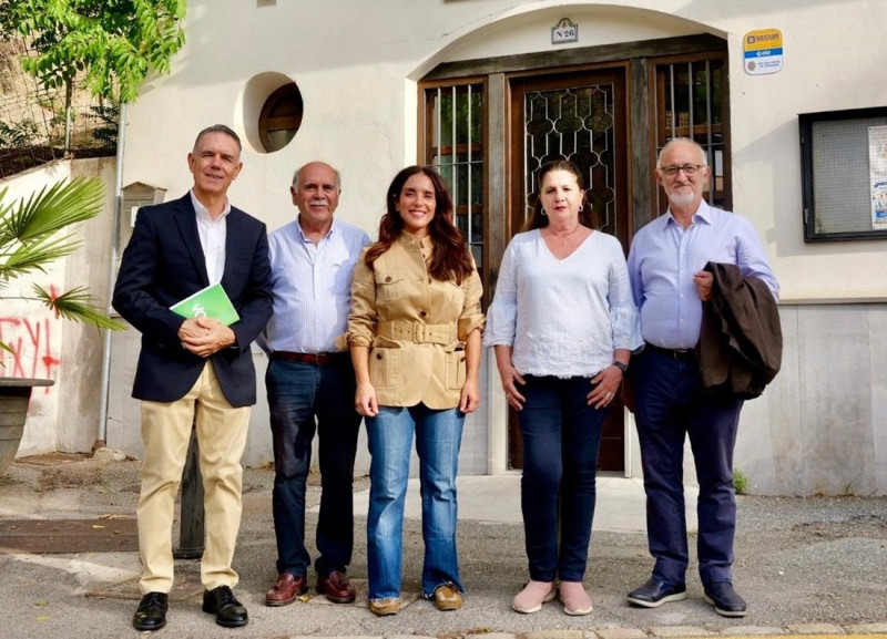 La portavoz de Vox en el Ayuntamiento de Granada, Paloma Gómez Enríquez, visita la zona del Barranco del Abogado (VOX) La portavoz de Vox en el Ayuntamiento de Granada, Paloma Gómez Enríquez, visita la zona del Barranco del Abogado (VOX)
