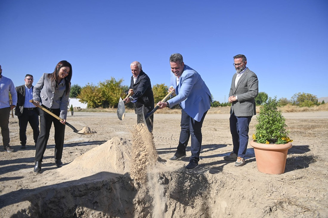 Acto de colocación de la primera piedra (AYTO. MARACENA)
