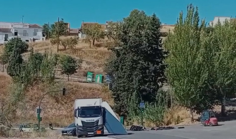 El Tráfico Ya Ha Quedado Restablecido En La Carretera A-4002 De El Fargue, En Granada Capital, Tras Registrarse Este Martes El Siniestro De Un Camión Que Ha Perdido Parte De La Carga Que Transportaba Y Que Estaba Integrada Por Granadas De Mortero (112) El Tráfico Ya Ha Quedado Restablecido En La Carretera A-4002 De El Fargue, En Granada Capital, Tras Registrarse Este Martes El Siniestro De Un Camión Que Ha Perdido Parte De La Carga Que Transportaba Y Que Estaba Integrada Por Granadas De Mortero (112)