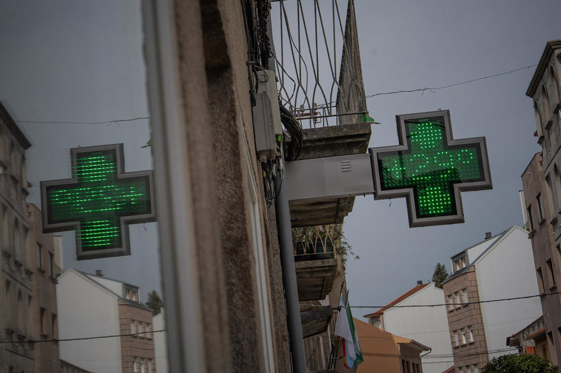 Termómetro exterior de una farmacia (ADRIÁN IRAGO - EUROPA PRESS)