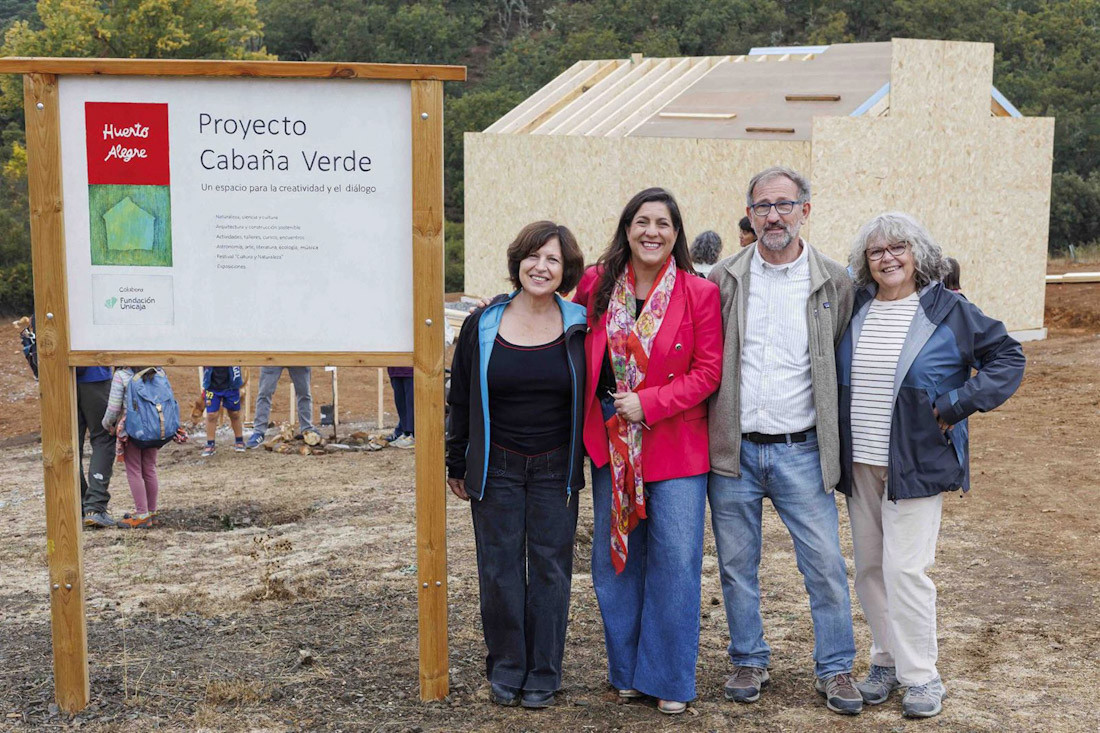 La responsable de Fundación Unicaja en Granada, Montse Morillas, ha asistido junto a los responsables de Huerto Alegre Mariluz Díaz, Ernesto Páramo y Roser Buscarons (FUNDACIÓN UNICAJA)