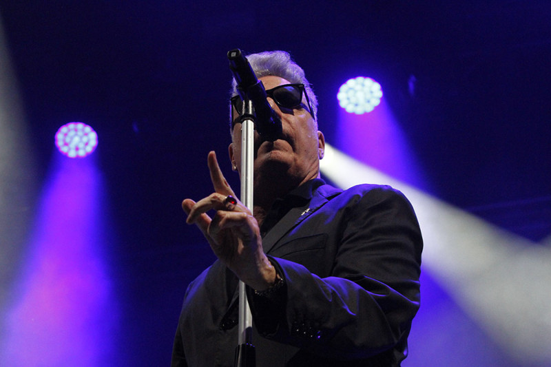 Loquillo en un momento de su concierto en el Palacio de los Deportes de Granada (J. PALMA)