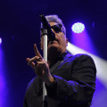 Loquillo en un momento de su concierto en el Palacio de los Deportes de Granada (J. PALMA)