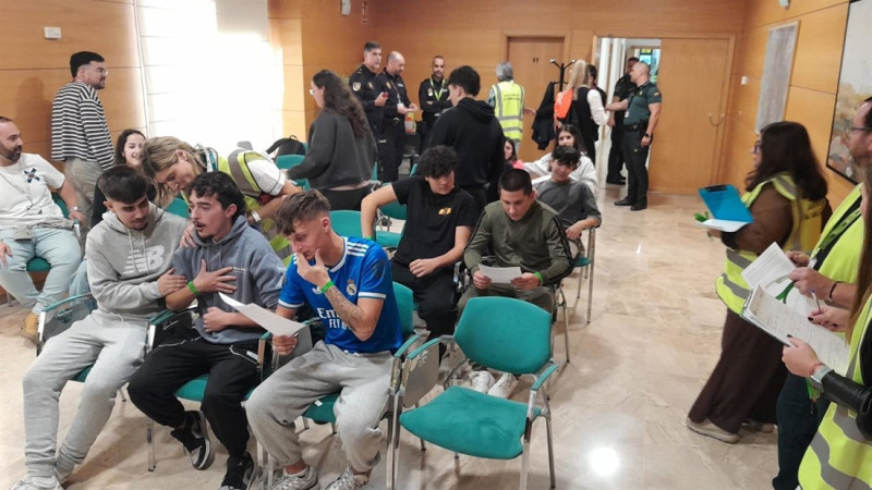 Uno de los principales objetivos del simulacro ha sido comprobar el proceso completo de activación de la Sala de Ilesos y Heridos Leves, desde su apertura y preparación hasta la recepción de los pasajeros (JUNTA) Uno de los principales objetivos del simulacro ha sido comprobar el proceso completo de activación de la Sala de Ilesos y Heridos Leves, desde su apertura y preparación hasta la recepción de los pasajeros (JUNTA)