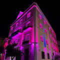Ayuntamiento de Almuñécar se ilumina de rosa por el Día Mundial contra el Cáncer de Mama (AYTO. ALMUÑÉCAR)