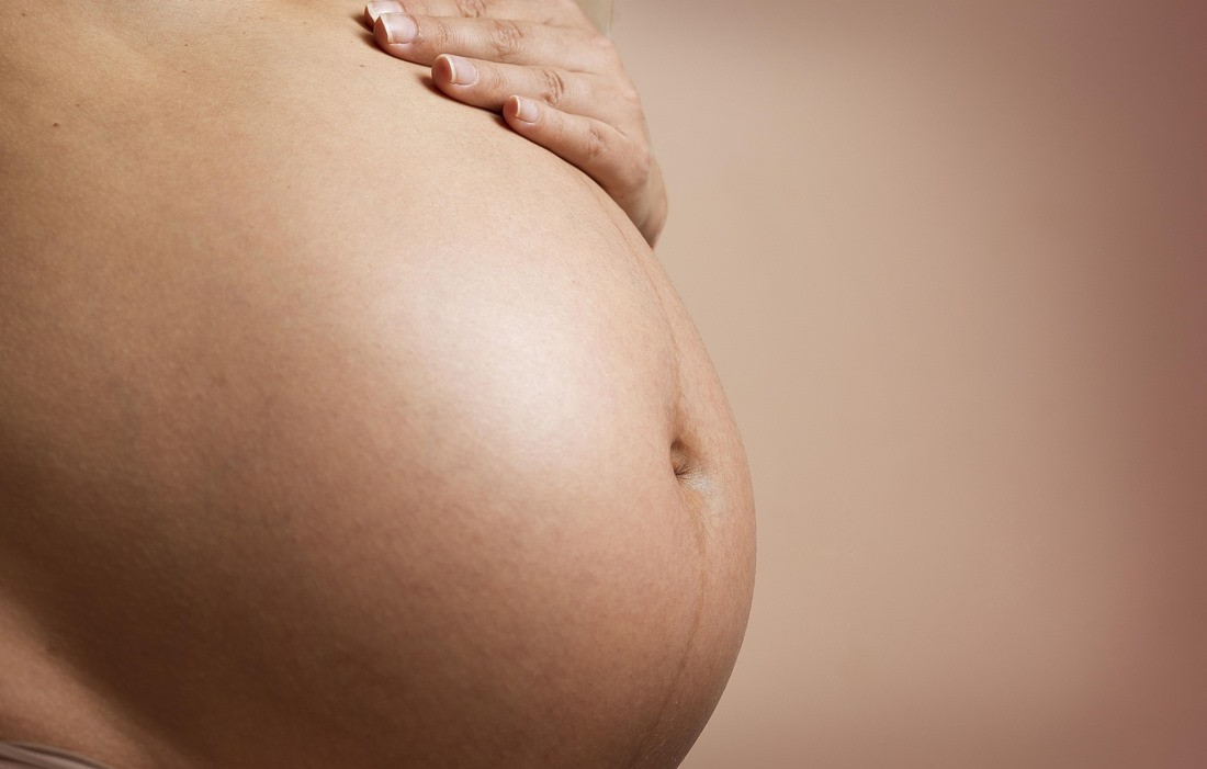 Mujer embarazada (UGR)