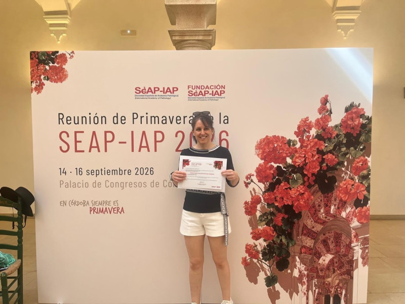 La residente de Anatomía Patológica de Granada ,Sara de Cabanye, premiada por el estudio de un tumor poco frecuente (JUNTA DE ANDALUCÍA) La residente de Anatomía Patológica de Granada ,Sara de Cabanye, premiada por el estudio de un tumor poco frecuente (JUNTA DE ANDALUCÍA)
