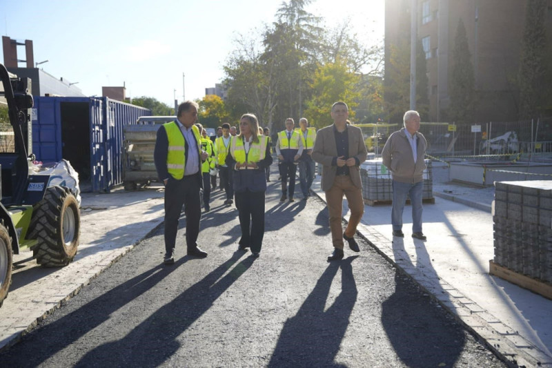 La alcaldesa de Granada, Marifrán Carazo, ha visitado las obras de remodelación integral de la avenida Don Bosco, en el Zaidín (AYUNTAMIENTO DE GRANADA) La alcaldesa de Granada, Marifrán Carazo, ha visitado las obras de remodelación integral de la avenida Don Bosco, en el Zaidín (AYUNTAMIENTO DE GRANADA)